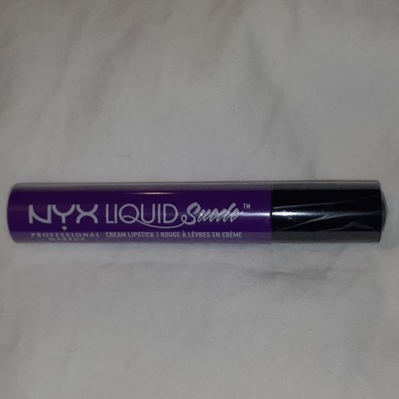 NEW NYX Liquid Suede Lipstick Run the World Purple - Picture 2 of 3